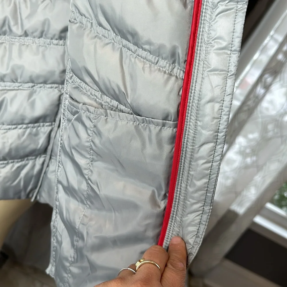 Tommy Hilfiger women’s jacket color gray size S/P Insulation Luxe. - Picture 6 of 7